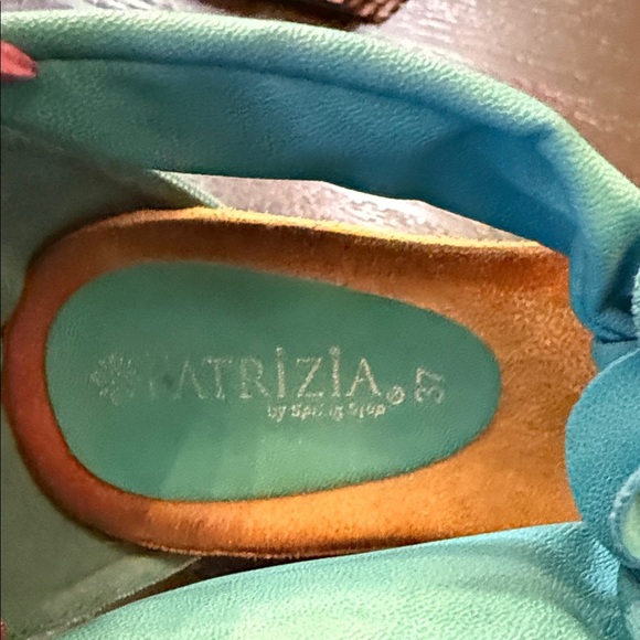 Chic Blue Floral Women's Sandals - Picture 2 of 5